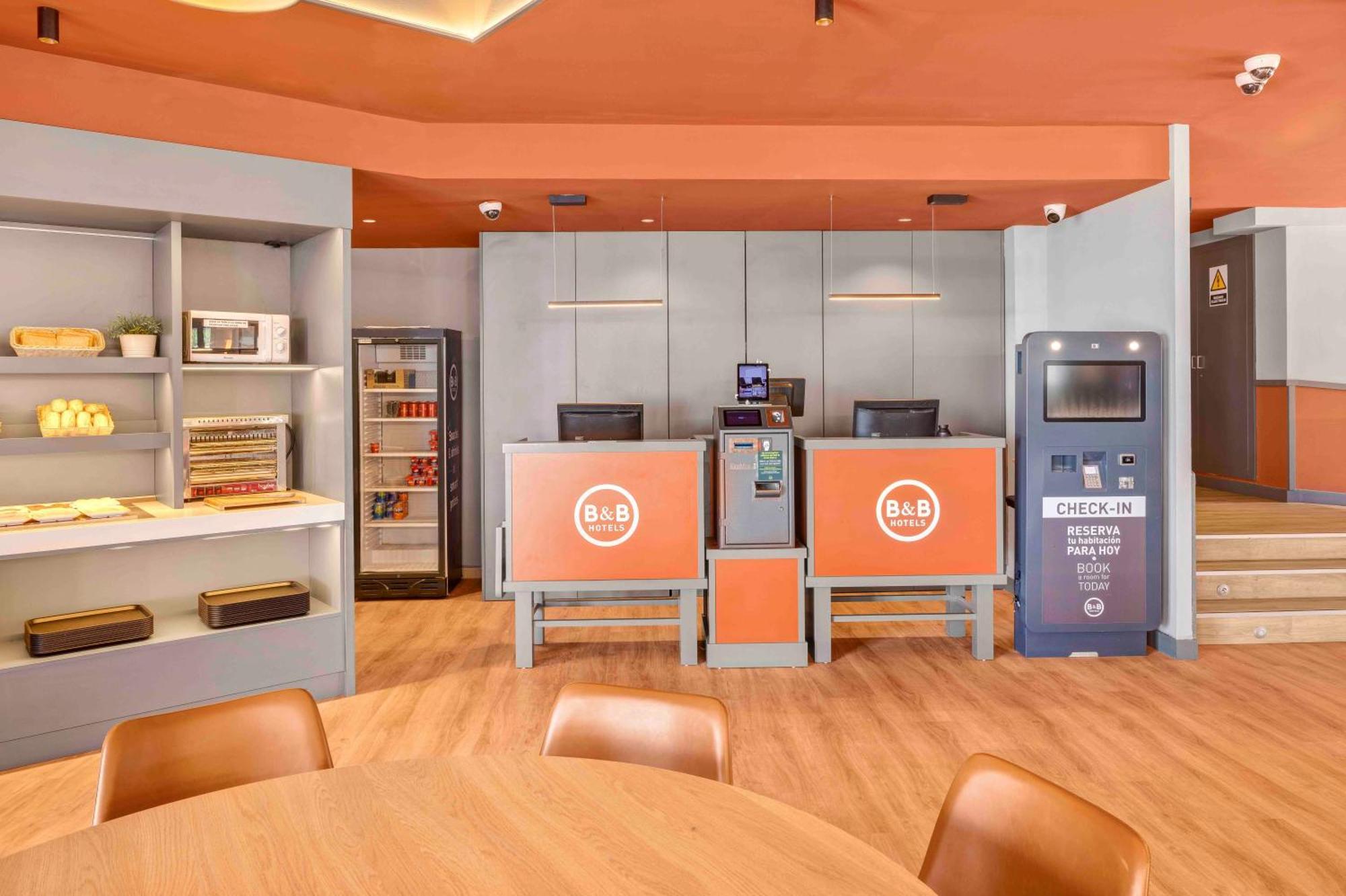 B&B Hotel Figueres Figueres  Bagian luar foto