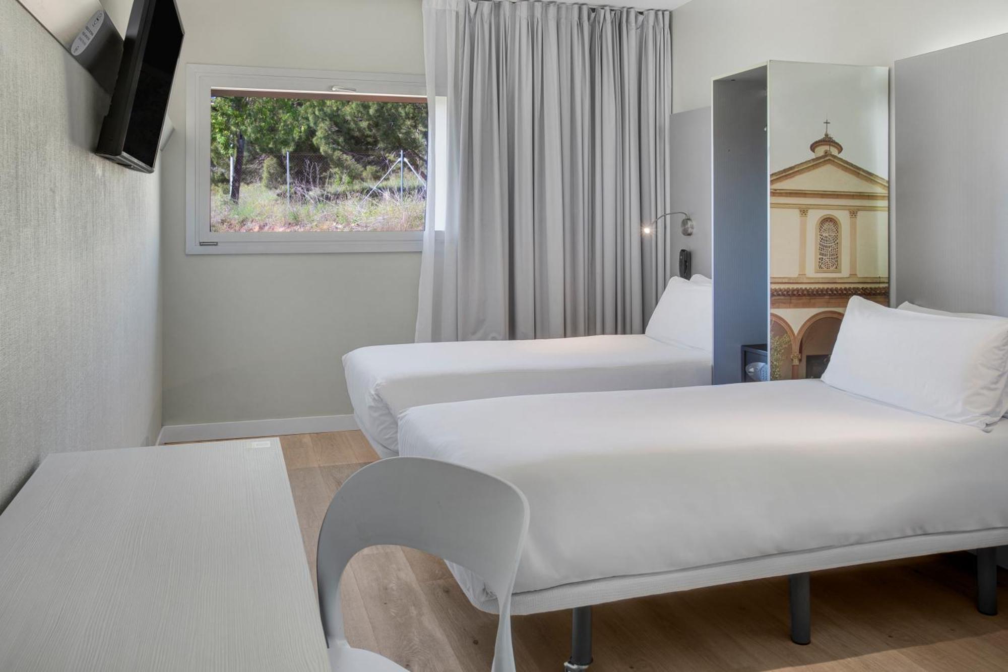 B&B Hotel Figueres Figueres  Bagian luar foto